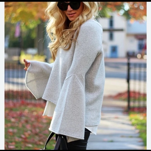 Free People Lovely Lines Bell Sleeve Sweater in Grey
size Medium Oversized - Picture 5 of 12